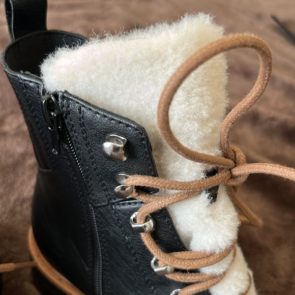 American Eagle Sherpa Lug Boot in Black - Picture 7 of 7
